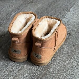 UGG Classic Mini II Boots - Chestnut Brown